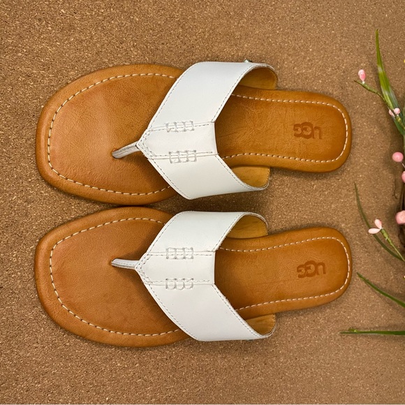 Ugg Carey Flip Flop Leather Sandals Size 6 - Picture 3 of 16